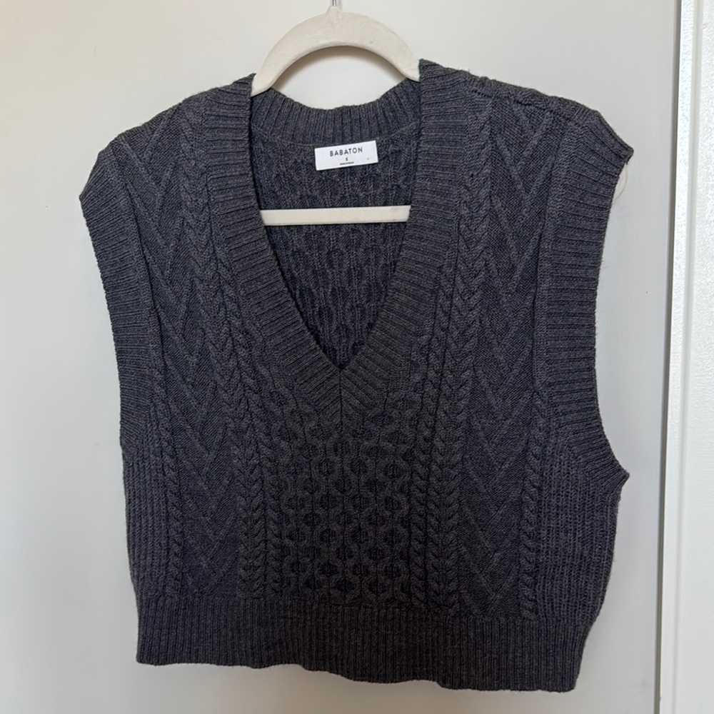 ARITZIA Babaton Women's Gray Sweater Vest